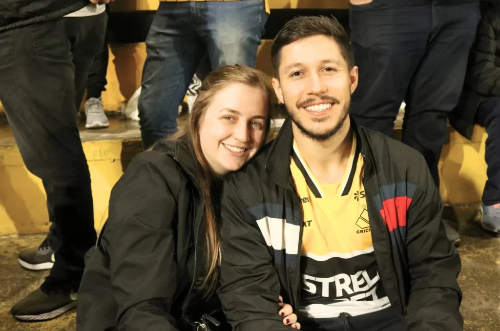 Fotos da torcida do Criciúma no Estádio Heriberto Hülse durante a vitória por 2 a 0 contra o Atlético-GO