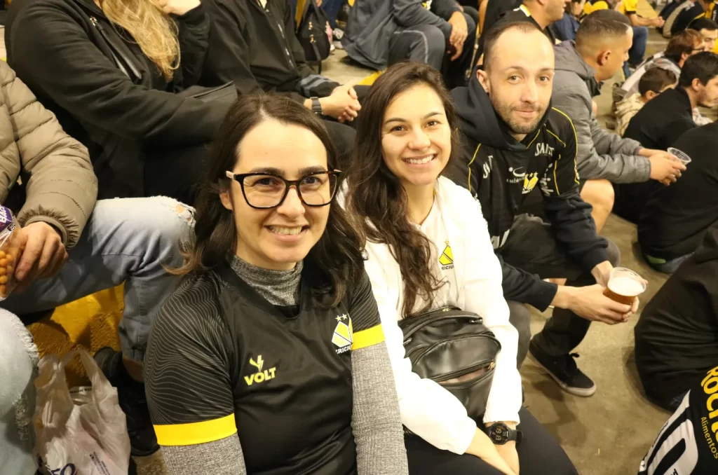 Fotos da torcida do Criciúma no Estádio Heriberto Hülse durante a vitória por 2 a 0 contra o Atlético-GO
