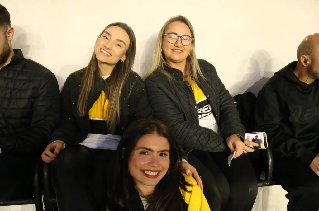 Fotos da torcida do Criciúma no Estádio Heriberto Hülse durante a vitória por 2 a 0 contra o Atlético-GO