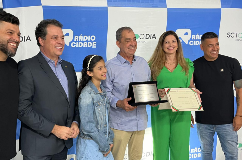 Mário Lima é homenageado pelos 50 anos de rádio