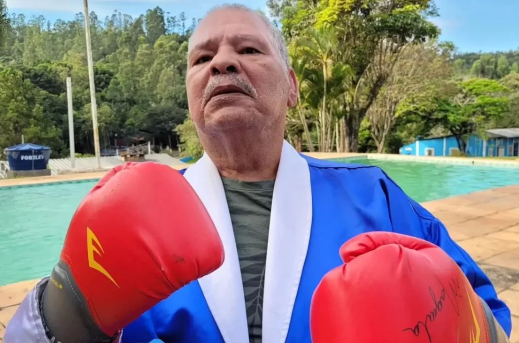 Adilson Maguila em foto nas suas redes sociais