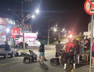 Motorista invade pista e mata motoboy em Barra Velha