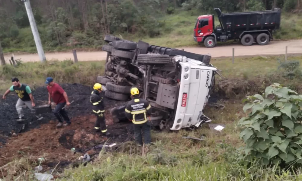 Motorista de caminhão perde a vida em acidente em Treviso