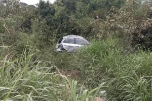 Mulher capota veículo em Morro da Fumaça