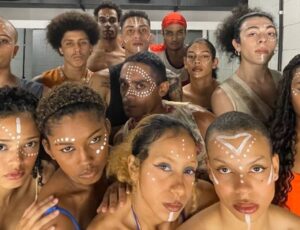 Tem o espetáculo Múltiplas Faces no Teatro Juarez Machado