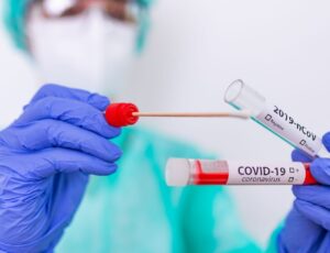 Nova variante do causador da Covid-19 aparece em SC