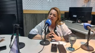 Dalvania Cardoso reeleita em Içara, destacando estratégias e resultados de sua gestão