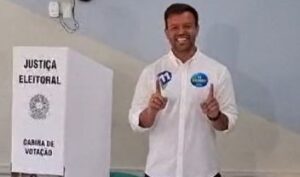 Pedrão (PP) votou em Coqueiros durante eleição para prefeito de Floripa