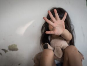 Padrasto é condenado 37 anos por abusar da enteada