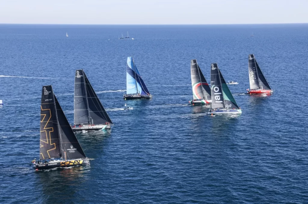 Barcos da The Ocean Race, que é a maior competição náutica do mundo