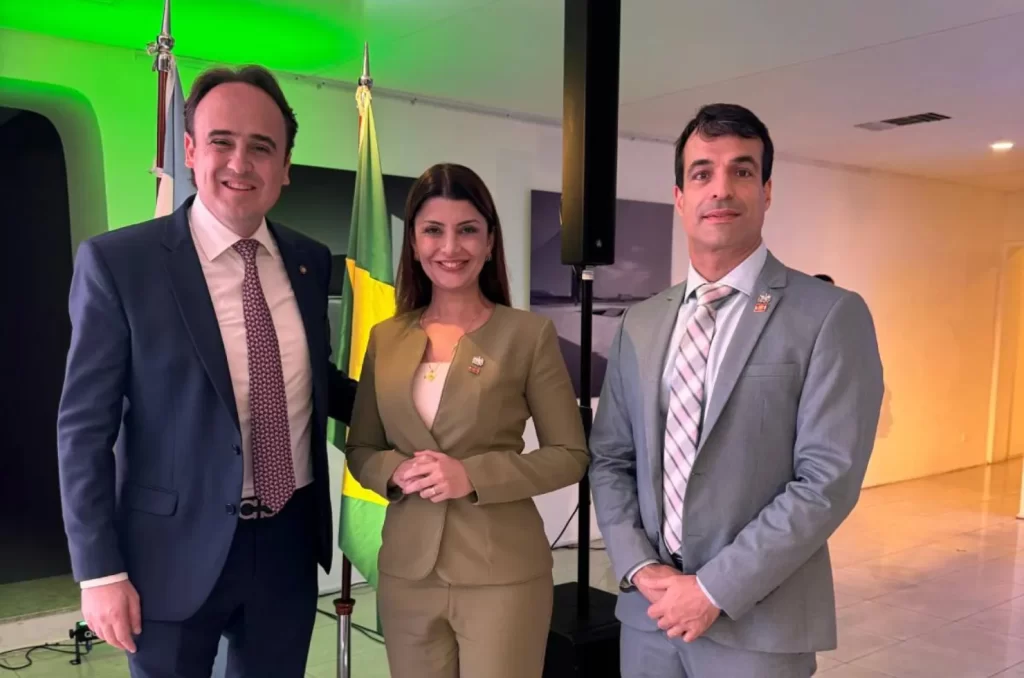 Representantes de Santa Catarina promovendo projetos turísticos na Embaixada do Brasil em Buenos Aires