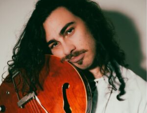 Uma jornada musical que une rock, blues e autoconhecimento