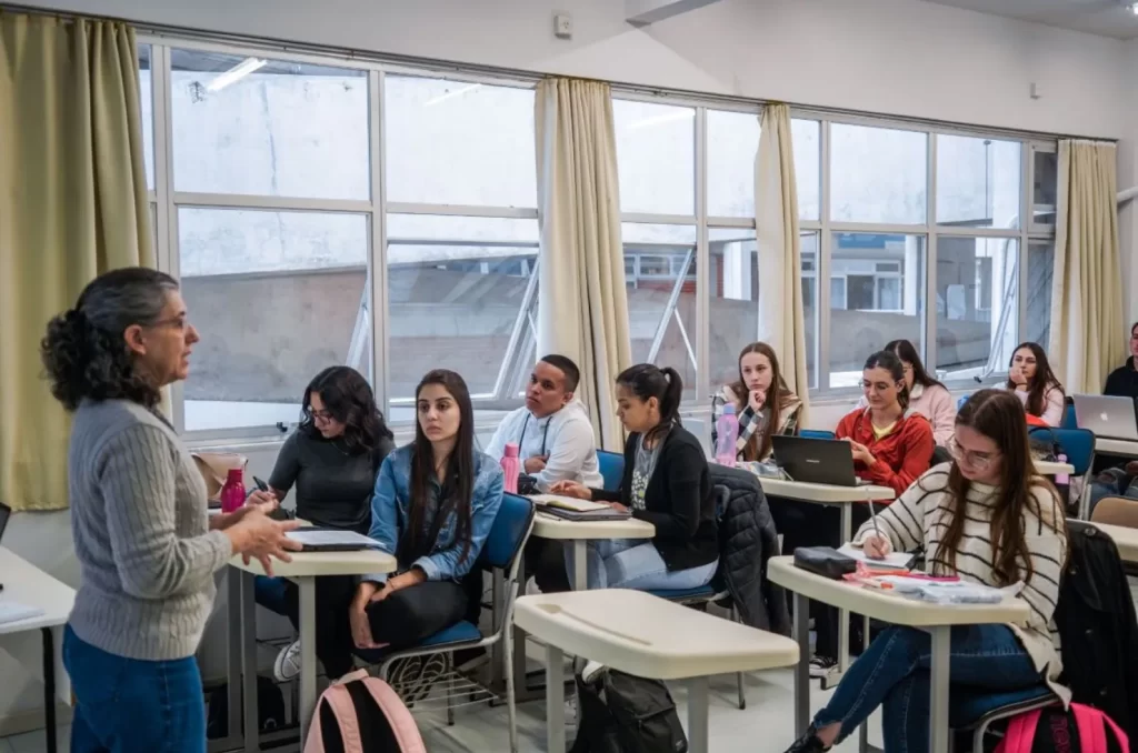 Alunos em uma sala de aula