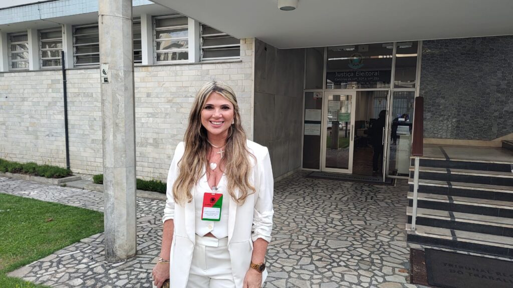 Juíza eleitoral encerra balanço do dia de votação com prisões e aglomerações
