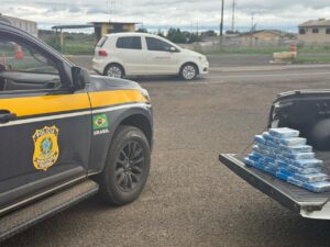 [VÍDEO] Mulher é presa com mais de 30 quilos de cocaína levados de SC para o RS