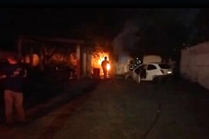 [VÍDEO] Lavação é destruída por incêndio em Criciúma