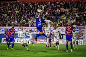Restam duas vagas para as semifinais da Copa SC após encerramento da penúltima rodada