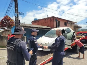 Veículos abandonados começam a ser recolhidos em Florianópolis