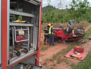 Condutor morre após capotamento de automóvel na SC-108 em Braço do Norte