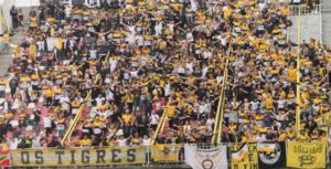 Torcida do Criciúma lota quatro ônibus para Porto Alegre
