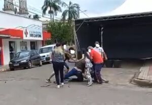 Vídeo: briga generalizada mobiliza Polícia Militar em Praia Grande