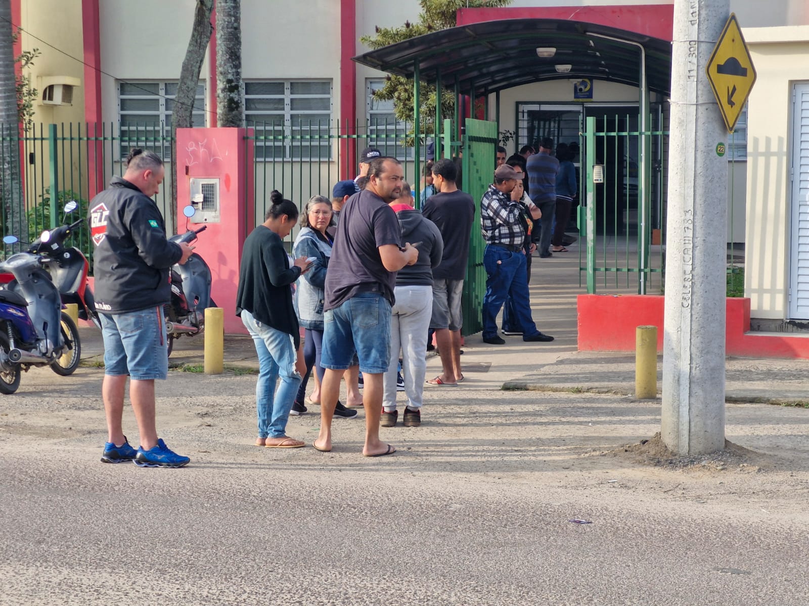 chuva de santinhos ameaçam lisura das eleições em Tubarão