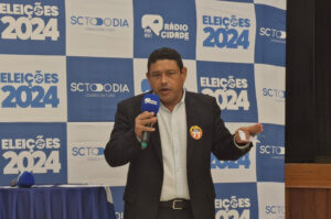 “Ninguém fala de habitação social”, reclama candidato Jorge Godinho em debate