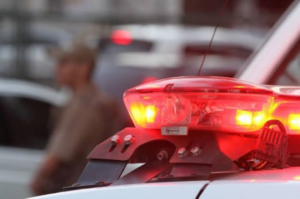 PM persegue adolescente com drogas em condomínio de Tubarão