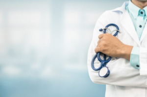 Dia do Médico: especialista fala sobre saúde mental dos profissionais