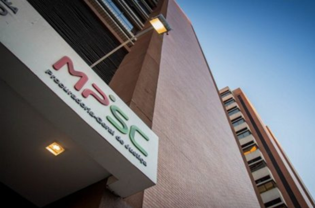 MPSC apresenta denúncia contra 13 pessoas acusadas de manterem rede de "tele-entrega" de drogas em Tubarão