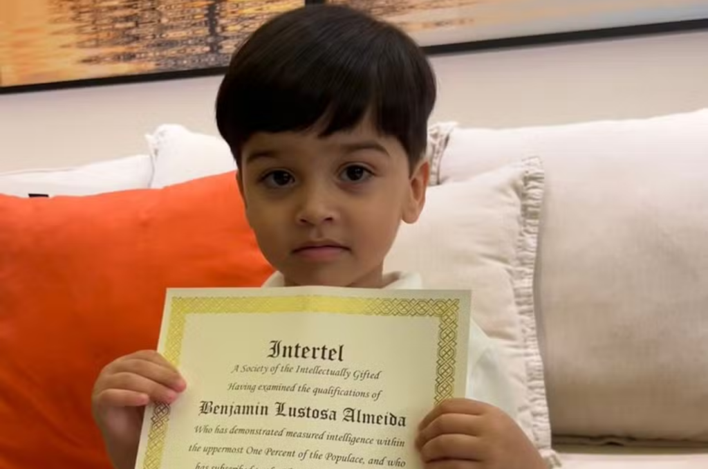 Criança de apenas 2 anos se torna o brasileiro mais jovem a ingressar na sociedade internacional de alto QI
