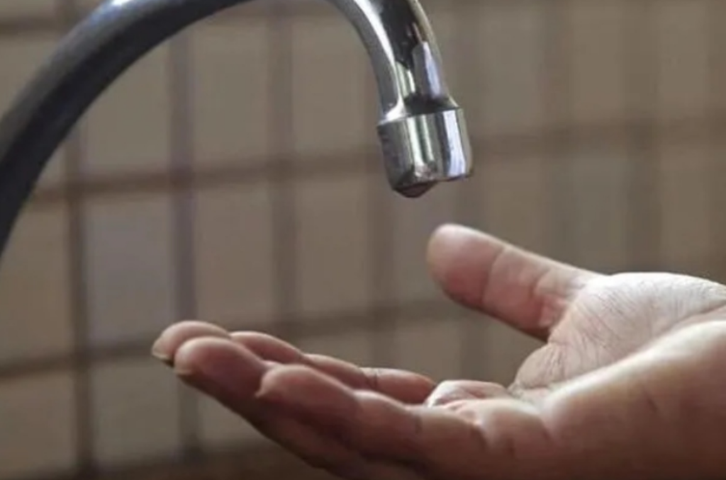 Falta de água em Capivari de Baixo gera revolta em moradores