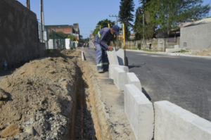 Rua no bairro Morrotes recebe nova pavimentação em Tubarão