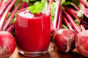 Você conhece os benefícios do suco de beterraba com limão?