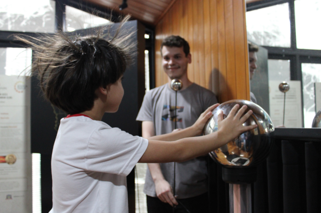 Aprendizado sobre transição energética é passado através de visitas no Memorial Nikola Tesla