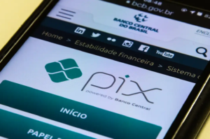 Por que o Pix apresentou falhas nesta segunda-feira?