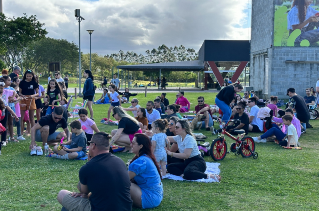 Milhares participam das comemorações de 11 anos do Parque Diamante