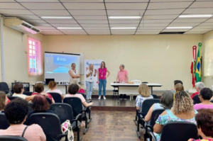 Palestra sobre Outubro Rosa é promovida para mulheres e idosos
