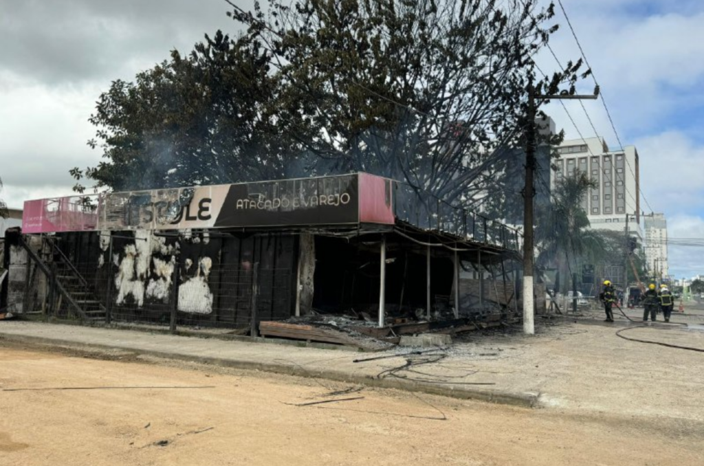 Chefe de socorro do Corpo de Bombeiros traz detalhes do incêndio em Tubarão