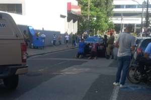 [VÍDEO] PM atende ocorrência de extorsão no Centro de Tubarão