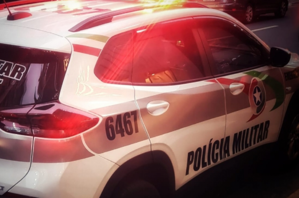 Homens são presos após assalto em mercado de Araranguá