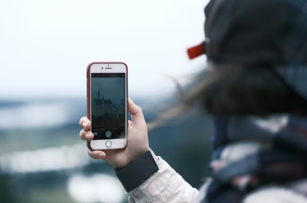 Por que exposição excessiva a telas pode provocar crises de raiva?