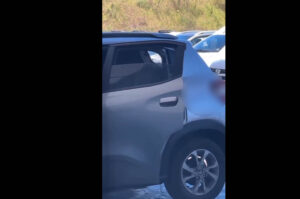 Pessoa com deficiência é deixada dentro de carro, debaixo de Sol, em Criciúma