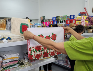 Cocal do Sul: artesanatos do Clube de Mães estão à venda