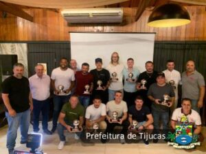 Tijucas homenageia destaques do futebol amador 2024 em gala festiva