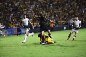 Da festa ao velório: Criciúma sofre virada de 4 a 2 para o Corinthians