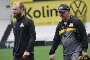 Tencati não dá pistas de escalação do Criciúma em treino aberto