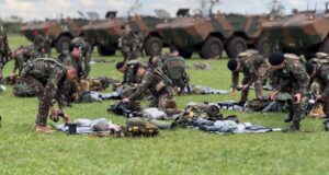 Tropas do Exército se reúnem para workshop e competição entre viaturas blindadas