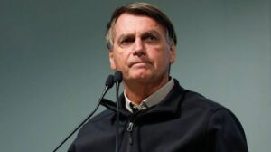Moraes determina prazo para explicações de Bolsonaro
