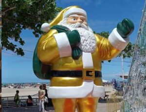 Em Balneário Camboriú, Papai Noel é patriota